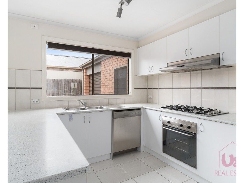 45 Taplan Crescent, Cranbourne West VIC 3977