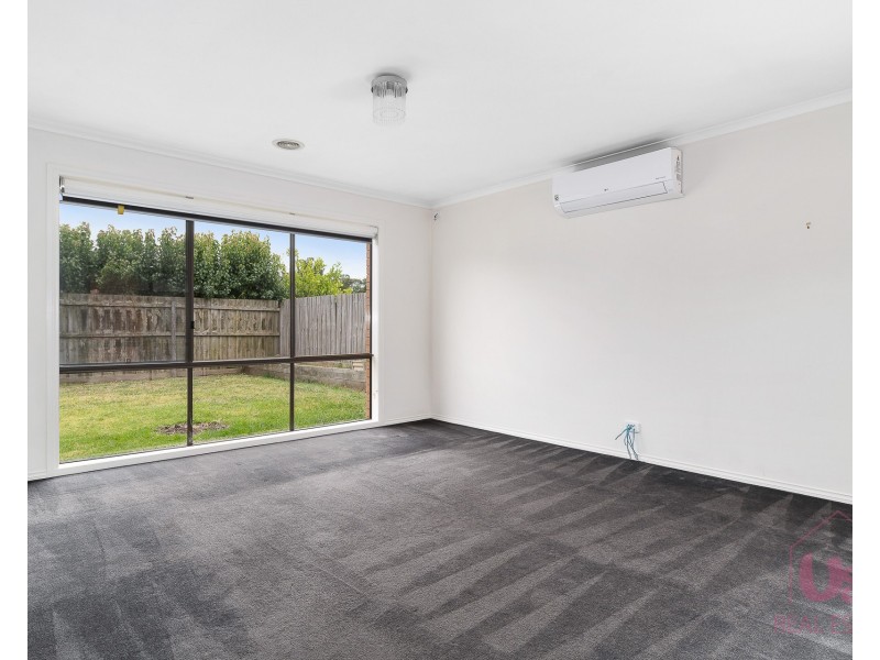 45 Taplan Crescent, Cranbourne West VIC 3977