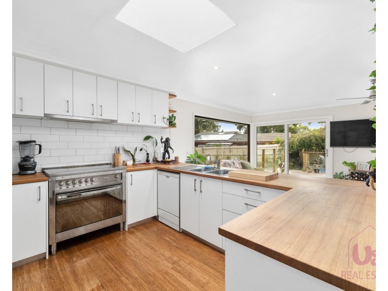 16 Hayden Avenue, Frankston VIC 3199