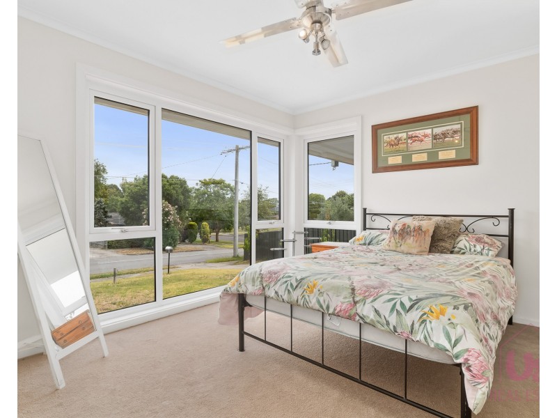 16 Hayden Avenue, Frankston VIC 3199