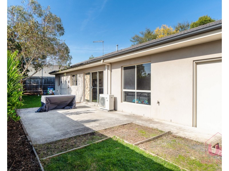 2/16 Stirling Street, Ferntree Gully VIC 3156