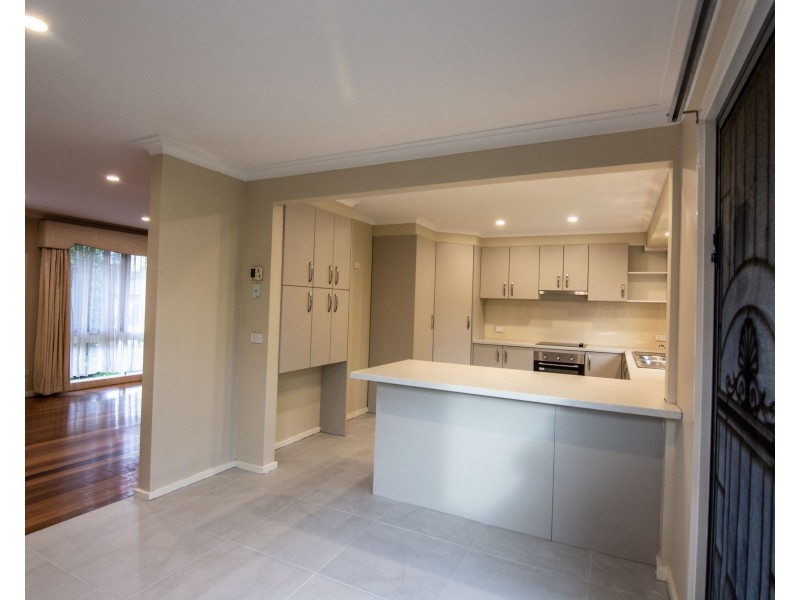4 Elinga Court, Frankston VIC 3199