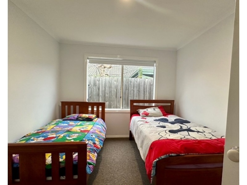 219 Ninth Avenue, Rosebud VIC 3939