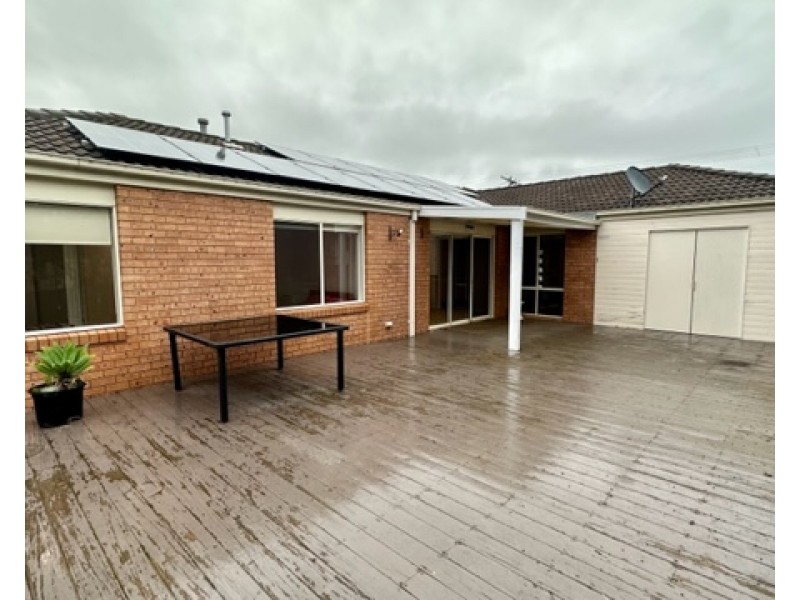 219 Ninth Avenue, Rosebud VIC 3939