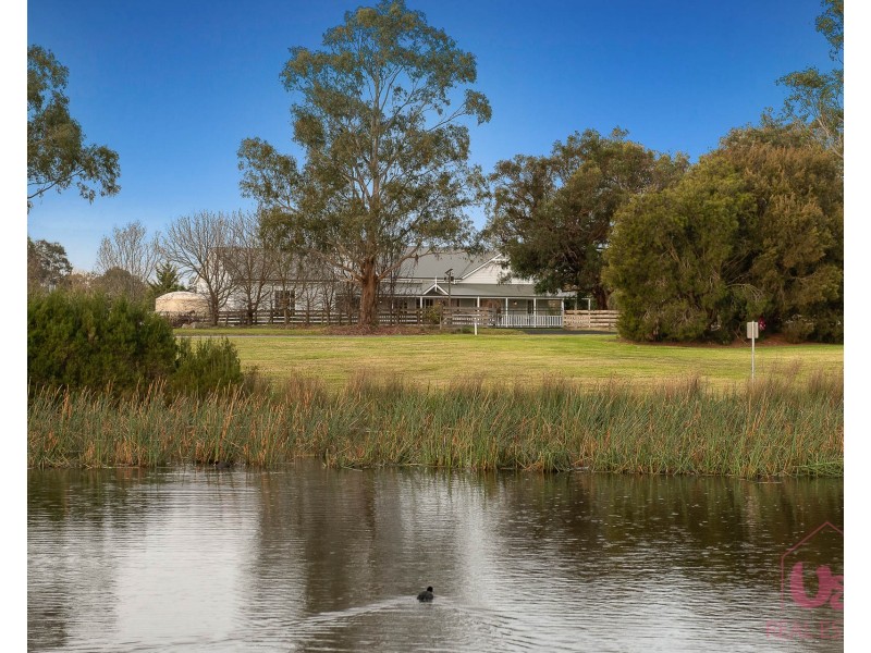14-16 Lakes Boulevard, Pearcedale VIC 3912