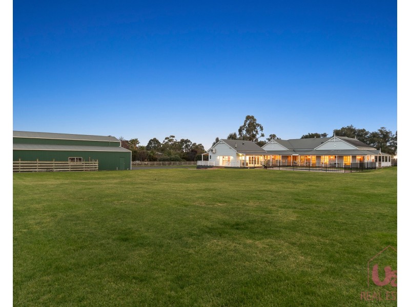 14-16 Lakes Boulevard, Pearcedale VIC 3912