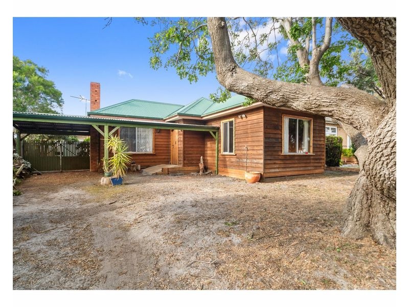 40 Fraser Avenue, Edithvale VIC 3196