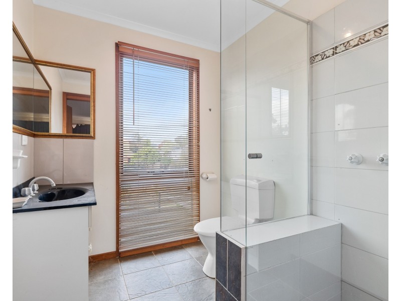 5 Ash Grove South, Langwarrin VIC 3910