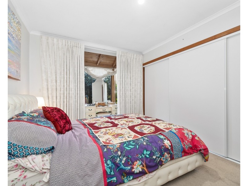 5 Ash Grove South, Langwarrin VIC 3910