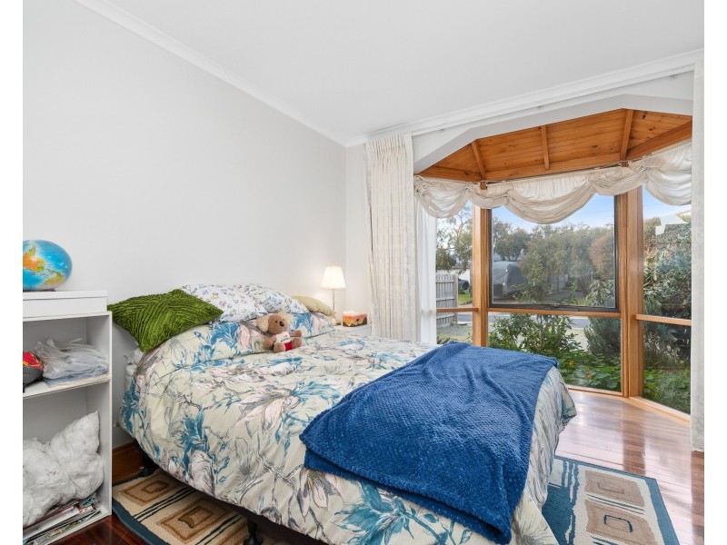 5 Ash Grove South, Langwarrin VIC 3910