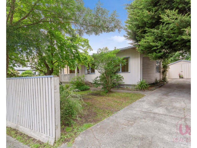 2 Helvetia Court, Frankston VIC 3199