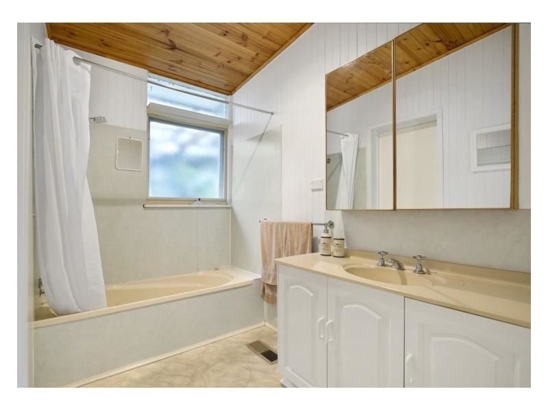 28 Kareela Road, Frankston VIC 3199