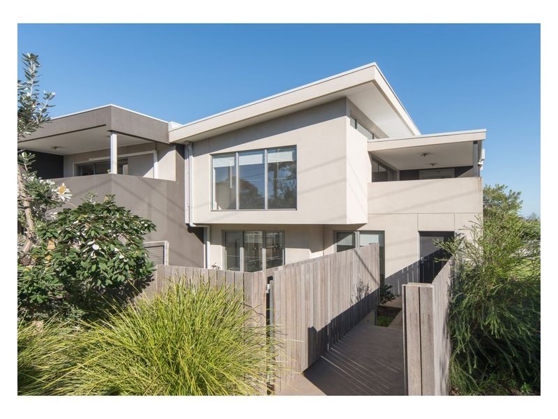 1 Carnation Court, Frankston VIC 3199