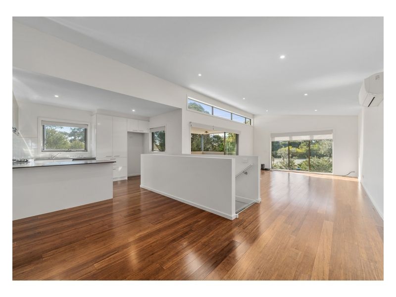 1 Carnation Court, Frankston VIC 3199