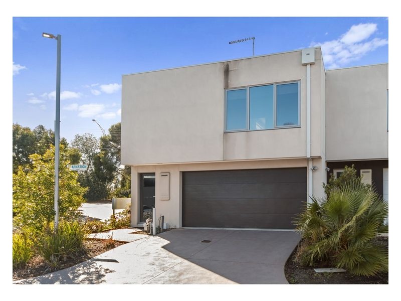 1 Carnation Court, Frankston VIC 3199