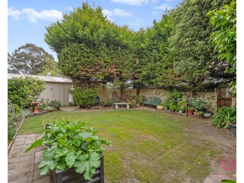 4 Wes Crescent, Ferntree Gully VIC 3156