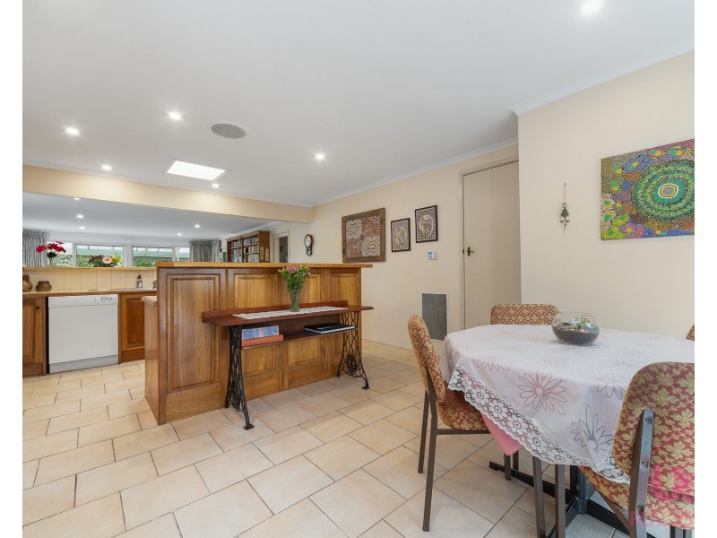 4 Wes Crescent, Ferntree Gully VIC 3156