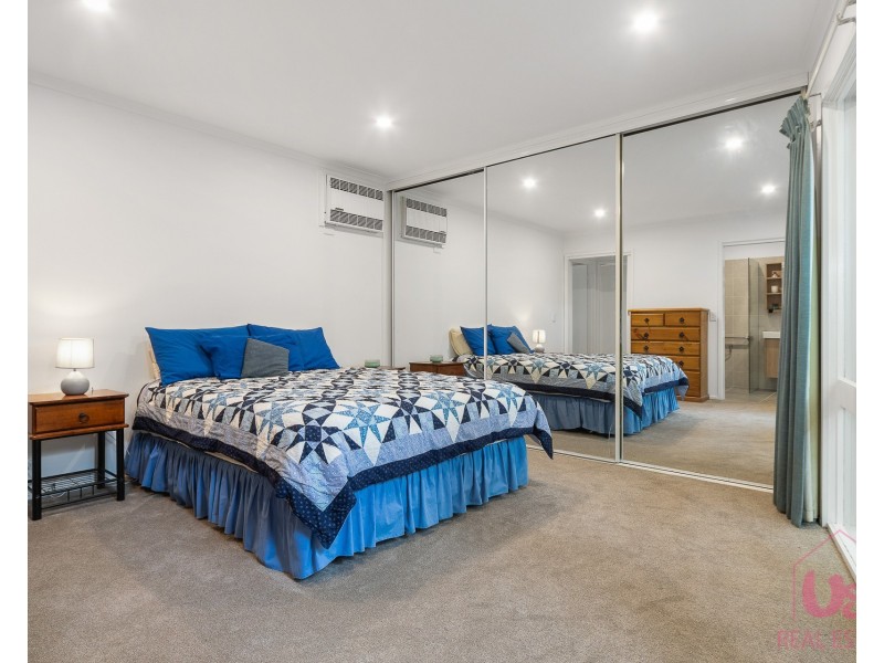 4 Wes Crescent, Ferntree Gully VIC 3156