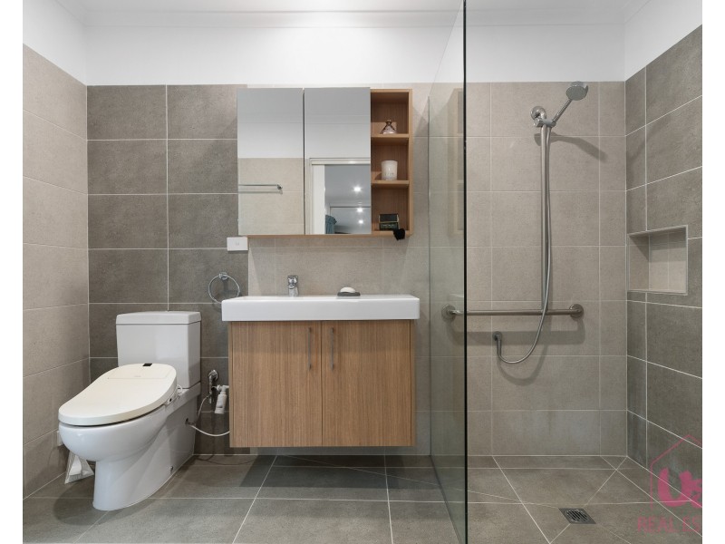 4 Wes Crescent, Ferntree Gully VIC 3156