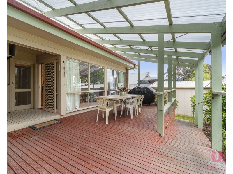 4 Wes Crescent, Ferntree Gully VIC 3156