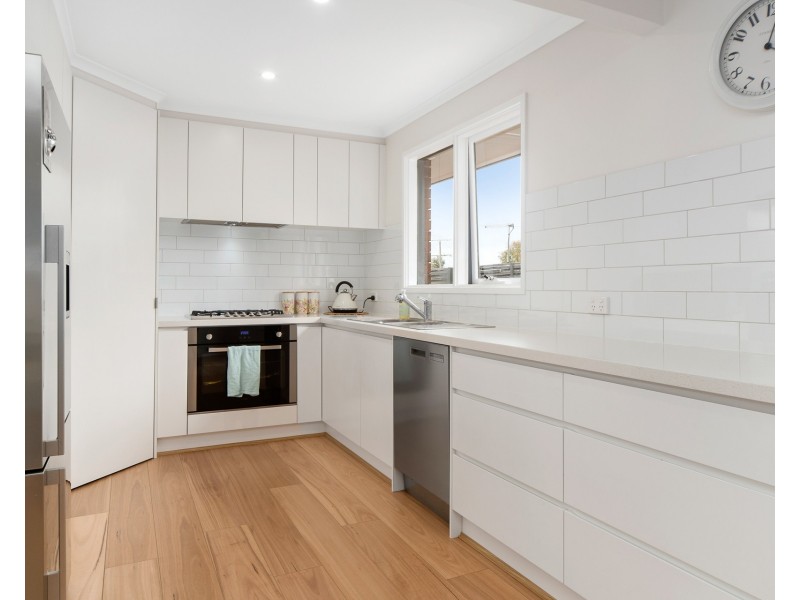 70 Pembroke Drive, Somerville VIC 3912