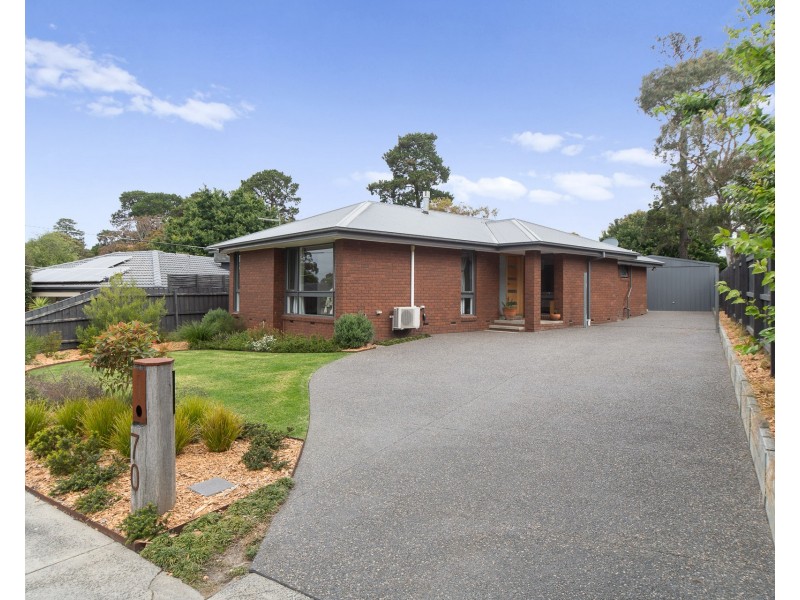70 Pembroke Drive, Somerville VIC 3912
