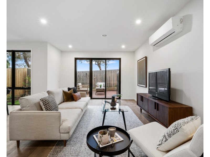 27 Pindari Crescent, Langwarrin VIC 3910