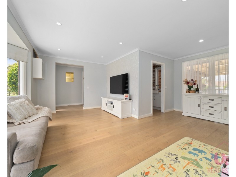 27 Laurel Crescent, Carrum Downs VIC 3201