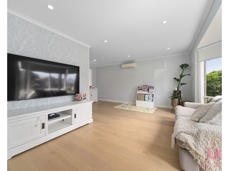 27 Laurel Crescent, Carrum Downs VIC 3201