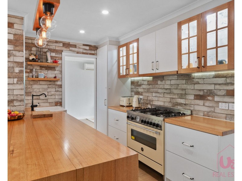 27 Laurel Crescent, Carrum Downs VIC 3201