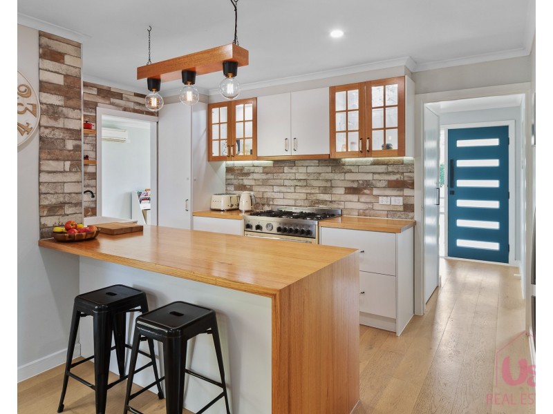 27 Laurel Crescent, Carrum Downs VIC 3201