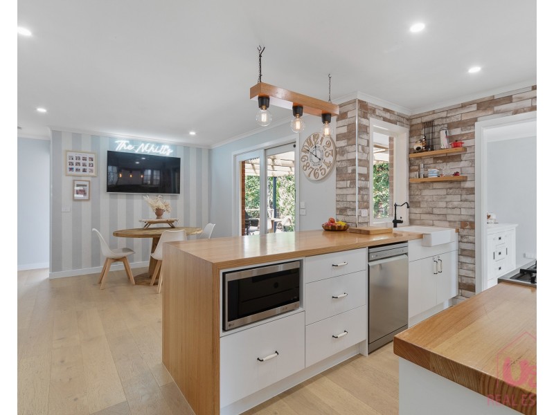 27 Laurel Crescent, Carrum Downs VIC 3201