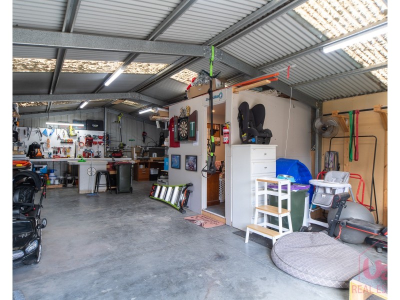 27 Laurel Crescent, Carrum Downs VIC 3201