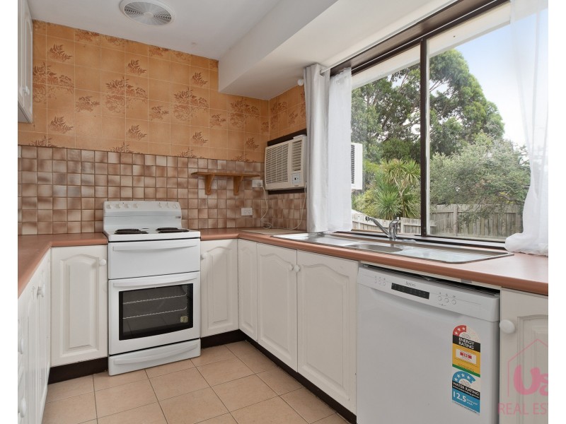 6 Bunarong Drive, Frankston VIC 3199
