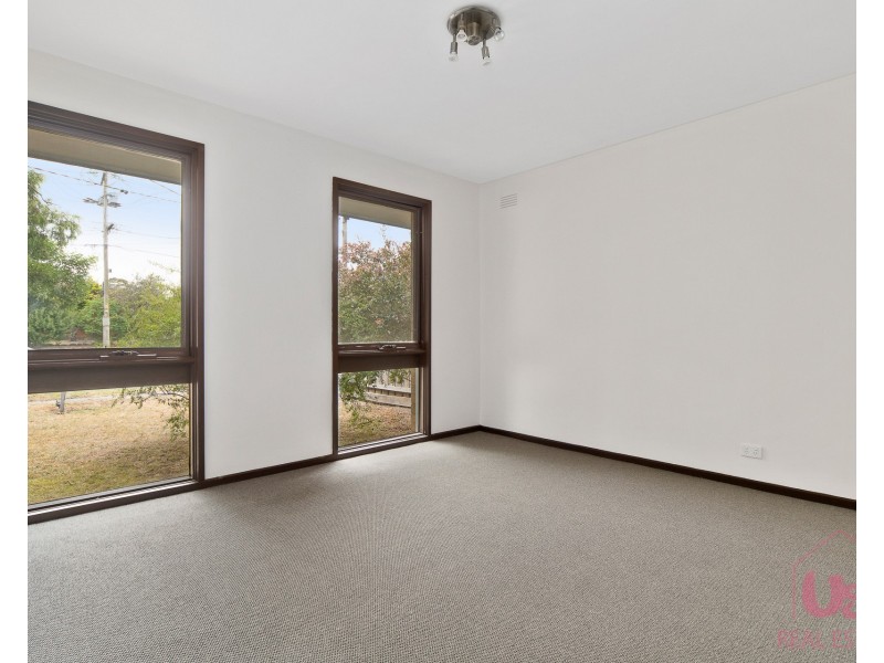 6 Bunarong Drive, Frankston VIC 3199
