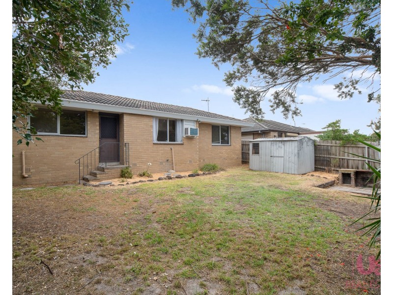 6 Bunarong Drive, Frankston VIC 3199