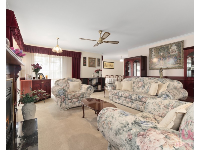 1 Streeton Court, Skye VIC 3977