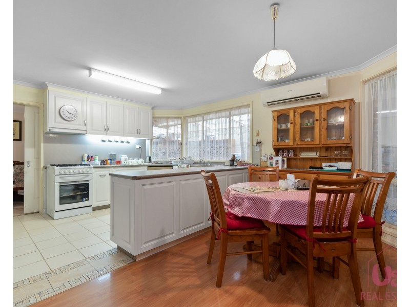 1 Streeton Court, Skye VIC 3977