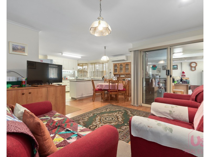 1 Streeton Court, Skye VIC 3977