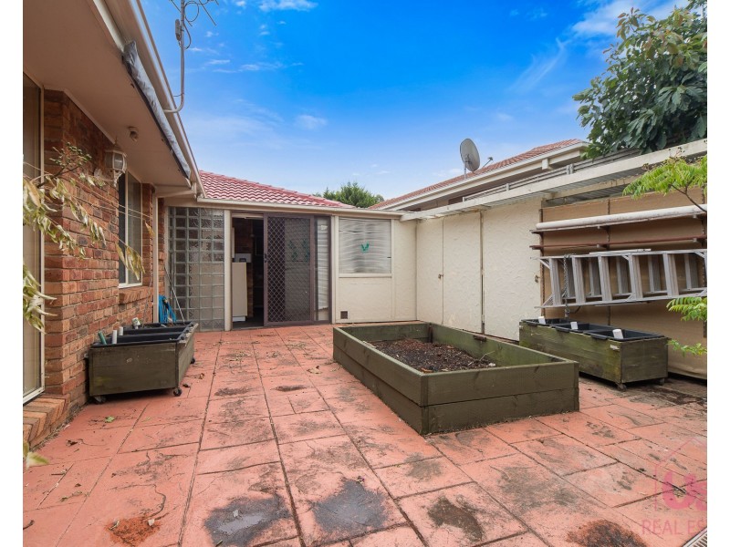 1 Streeton Court, Skye VIC 3977