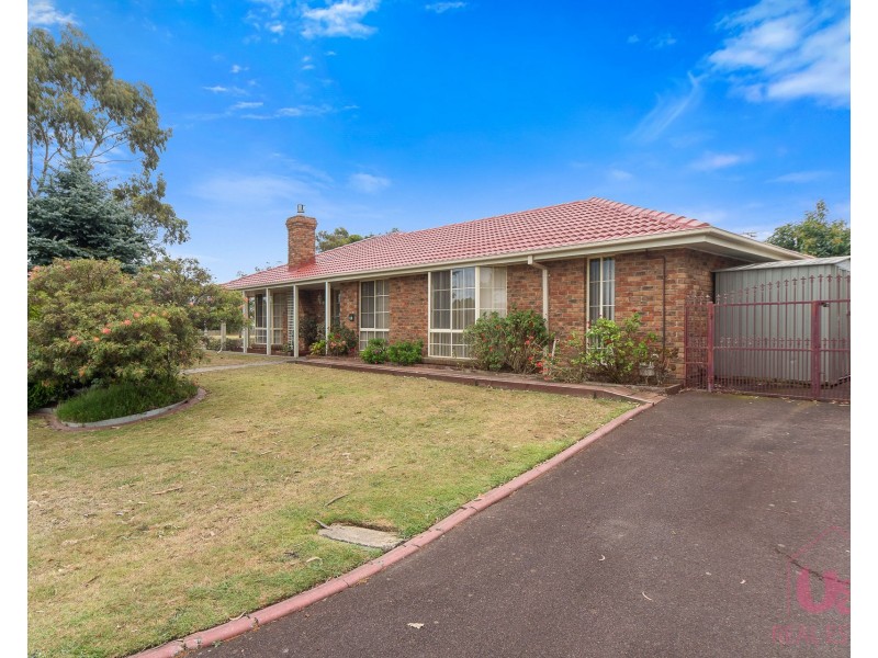 1 Streeton Court, Skye VIC 3977