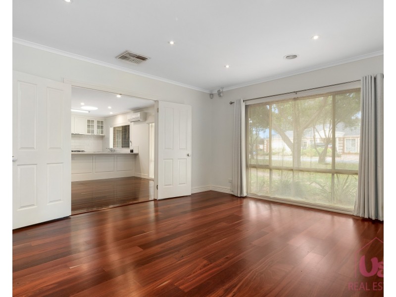 8 Marlo Place, Frankston VIC 3199