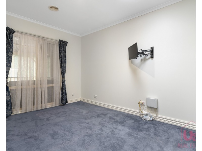 8 Marlo Place, Frankston VIC 3199