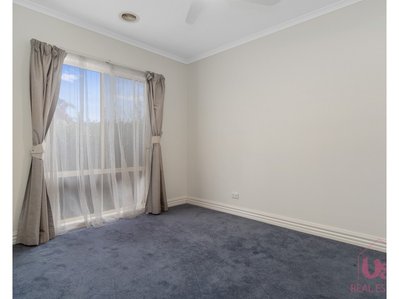 8 Marlo Place, Frankston VIC 3199