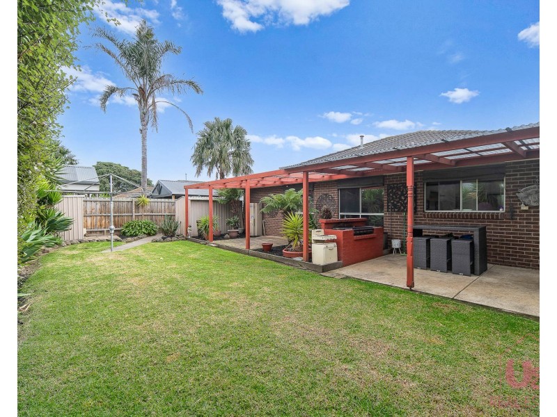 8 Better Boy Court, Skye VIC 3977