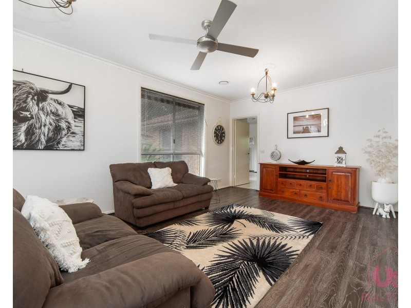 8 Better Boy Court, Skye VIC 3977