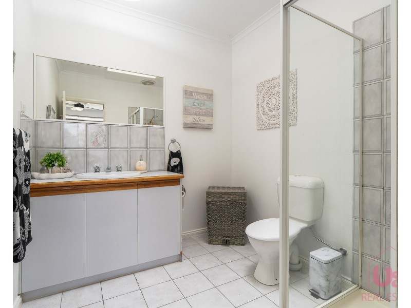 8 Better Boy Court, Skye VIC 3977