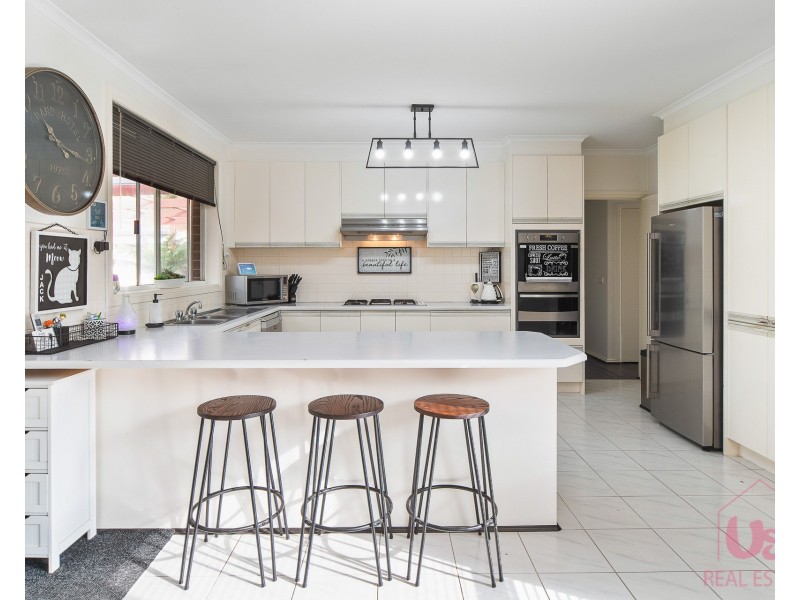 8 Better Boy Court, Skye VIC 3977