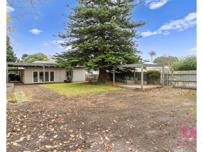 8 Leonard Street, Frankston VIC 3199