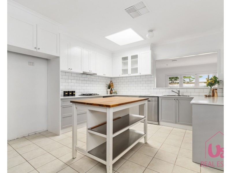 8 Leonard Street, Frankston VIC 3199